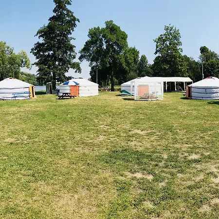 Jurta Campsite *